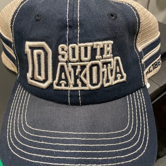 South Dakota Trucker Cap - Picture 1 of 5